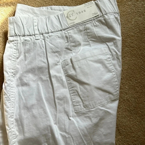 Size 26 White Crop Hi-Rise sits at the waist pants NWT - Picture 4 of 5